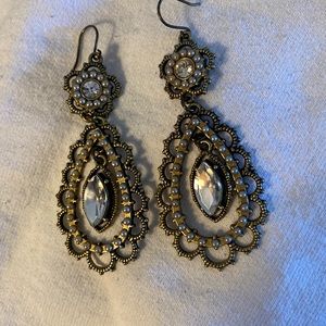 Chloe & Isabel Pearl + Crystal Floral Filigree Post Earrings *Never Worn*